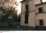 FR:Synagogue de Bondy apres attentat      a synagogue destroyed by fire in a attempt
