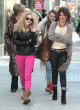 AnnaSophia Robb And Stefania Owen Leaving Their Hotel In New York