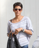 Halle Berry visits a friend - Part 3