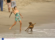 Charlize Theron and Stuart Townsend on Malibu beach - 29 Jul 2006