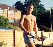 Der gelähmte Brite Barry West ist trotz seiner Behinderung ein Sportnarr und Adrenalinjunkie