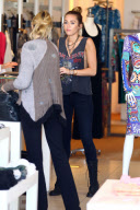 *EXCLUSIVE* Miley Cyrus : Killer Style in Calabasas