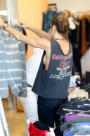 *EXCLUSIVE* Miley Cyrus : Killer Style in Calabasas