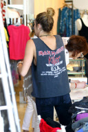 *EXCLUSIVE* Miley Cyrus : Killer Style in Calabasas