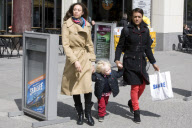Lilly Becker besucht mit Sohn_Amadeus das Sealife in Berlin