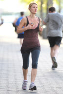 Claire Danes Jogging along the Hudson River Park