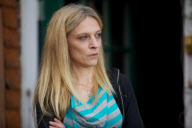 "Tödliches Armband": Britin (40) kämpft mit schweren Vergiftungserscheinungen