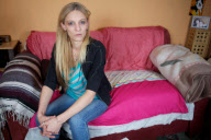 "Tödliches Armband": Britin (40) kämpft mit schweren Vergiftungserscheinungen