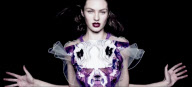 La modelo sudafricana Candice Swanepoel protagoniza la colecci¿n Primavera 2012 de la firma Prabal Gurung.