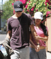 Vanessa Hudgens and Austin Butler keep it low key - Part 2
