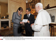 PARIS: Niclas Sarkozy welcomes Pope Benedict XVI at the Elysee palace