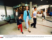 PARIS/FRANCE : Segolene Royal and kids shop for school supplies