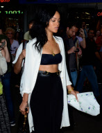 Rihanna goes to a tattoo parlor and then dinner