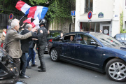 Nicolas Sarkozy goes to handover of power ceremony