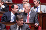 PARIS : weekly session of questions to the Government