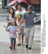 CPE/Jon Stewart takes care of his daughter - New York