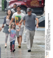 CPE/Jon Stewart takes care of his daughter - New York