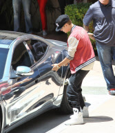 EXCLUSIVE Justin Bieber takes his chrome-wrapped Fisker Karma to La Paz - Part 2