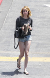 Emma Roberts looking thin and exhausted