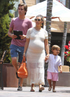 Pregnant Kourtney Kardashian And Family Out For Lunch In Malibu
