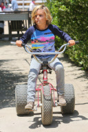 Gwen Stefani treats Kingston to a Farm Day for his Birthday - Part 2