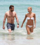 Michelle Hunziker And Tomaso Trussardi Enjoying A Day At The Beach In Miami