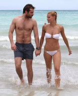 Michelle Hunziker And Tomaso Trussardi Enjoying A Day At The Beach In Miami