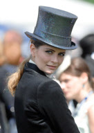 Mischa Barton at the Investec Epsom Derby. 206012