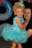 Bräunungsspray für kleines Mädchen