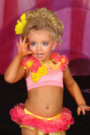 Bräunungsspray für kleines Mädchen