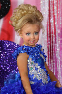 Bräunungsspray für kleines Mädchen