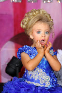 Bräunungsspray für kleines Mädchen