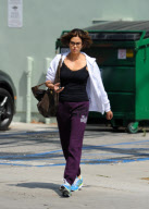 Teri Hatcher Braves The Wind To Run Errands