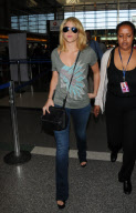 Shakira looks amazing as she departs from LAX
