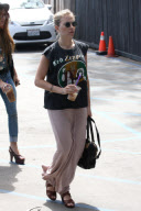 *EXCLUSIVE* Scarlett Johansson is a Seafood Rocker