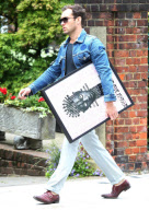 Jude Law brings Sadie Frost a birthday present in Primrose Hill, London, Britain - 19 Jun 2012