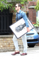 Jude Law brings Sadie Frost a birthday present in Primrose Hill, London, Britain - 19 Jun 2012