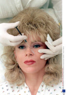 MENSA BUSINESSWOMAN OF THE YEAR SALLY FARMILOE UNDERGOING ALTENATIVE MEDICAL TREATMENT - 1998