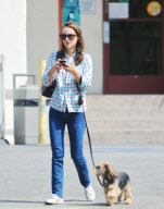 Natalie Portman Stops by a Pet Hospital Before Lunch