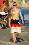 *EXCLUSIVE* Casper Smart showing off his abs in Rio
