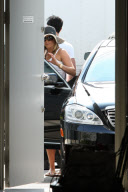 *EXCLUSIVE* Jennifer Aniston and Justin Theroux shop for furniture in WEHO