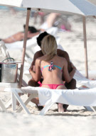 GIOVANI DOS SANTOS ENJOY VACATIONS IN CANCUN BEACHES WITH HIS GIRLFRIEND