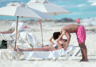 GIOVANI DOS SANTOS ENJOY VACATIONS IN CANCUN BEACHES WITH HIS GIRLFRIEND