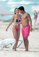 GIOVANI DOS SANTOS ENJOY VACATIONS IN CANCUN BEACHES WITH HIS GIRLFRIEND