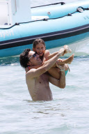 El futbolista italiano Andrea Pirlo disfruta de unas vacaciones familiares en Ibiza.