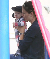 Jennifer Garner at the park with baby Samuel!