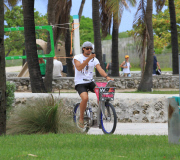 Real Madrid star Sami Khadira and his German model girlfriend Lena Gercke are all over each other while frolicking on the beach in Miami
In This Album: Bikes, Real-Madrid, Lena Gercke 