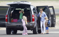 Exclusive... Julia Roberts And Family Arriving In Hawaii
