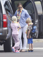 Exclusive... Julia Roberts And Family Arriving In Hawaii