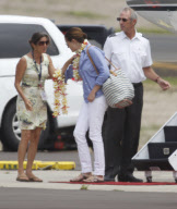 Exclusive... Julia Roberts And Family Arriving In Hawaii